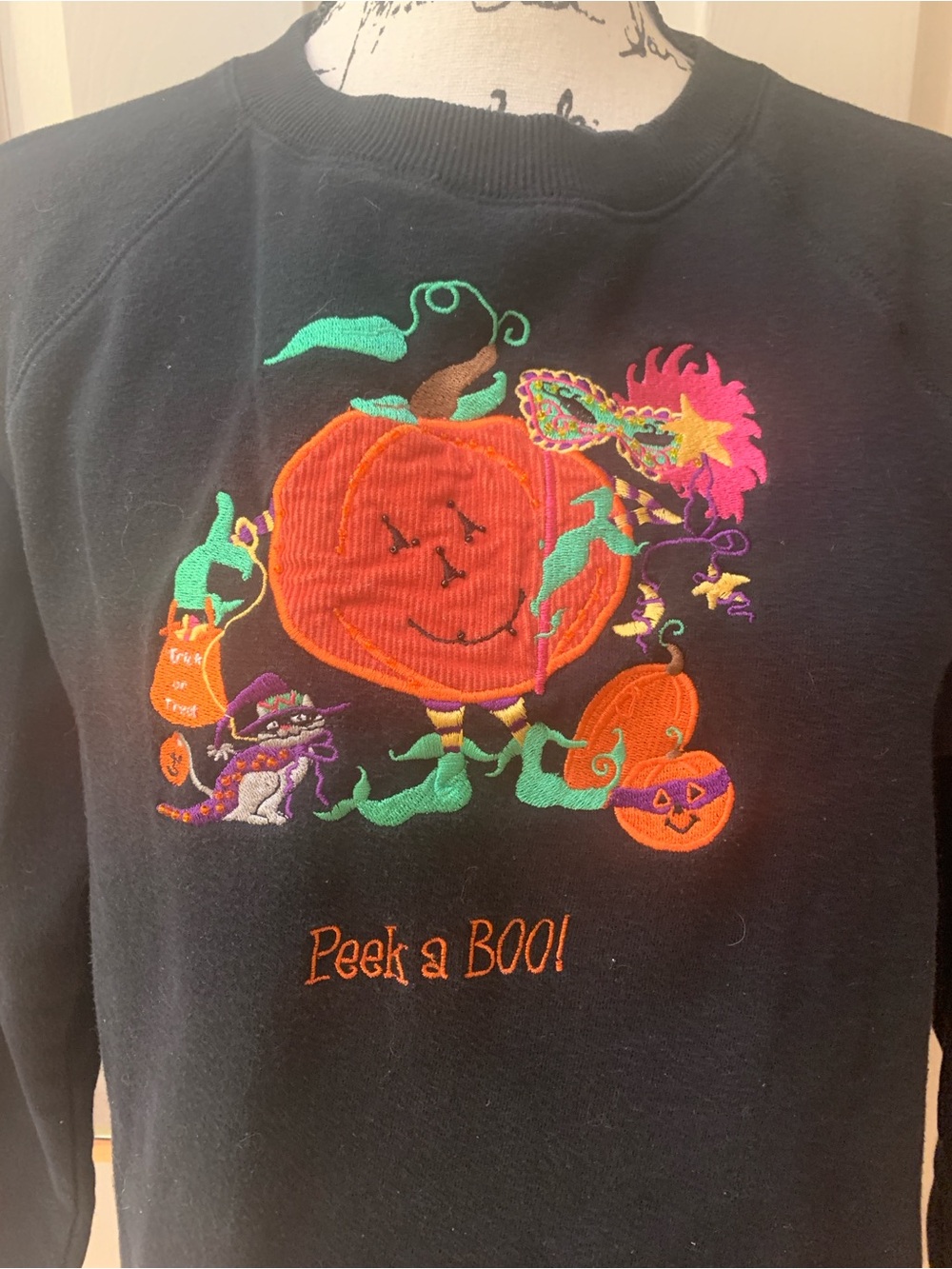 Vintage Quacker Factory Peek a Boo Halloween Black Sweatshirt with embroidery